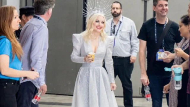 Kate Miller-Heidke, Kate Miller-Heidke net worth, Kate Miller-Heidke height, Kate Miller-Heidke parents, Kate Miller-Heidke spouse, Kate Miller-Heidke dating, Kate Miller-Heidke biography, Kate Miller-Heidke career, Kate Miller-Heidke awards